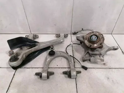 McLaren 720S 14B0431CP 14B0591CP Höger främre nav Hjullagerhus fram höger
