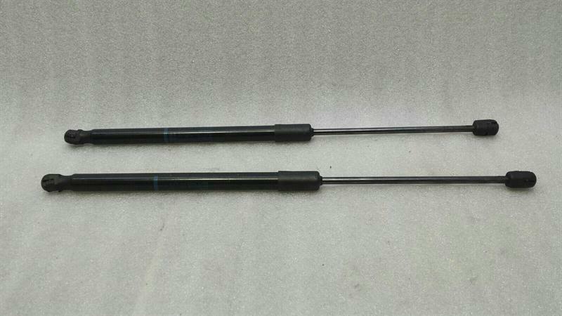 Audi RS6 4G boat lid strut 4G9827552B gas pressure spring gas pressure damper tailgate Brand/Model: AUDI RS6
Engine: 3993 cm3 605hp
Ge...