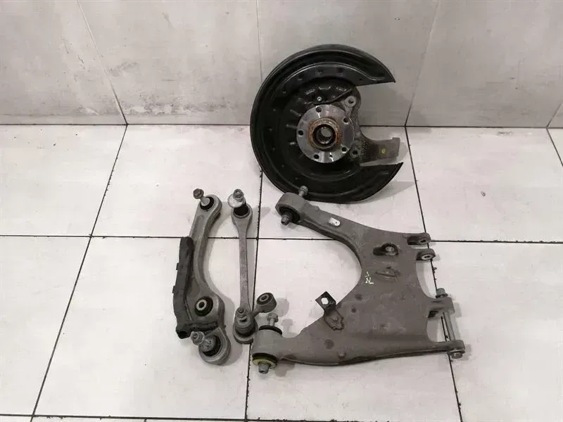 Bentley Continental GT, GTC, Flying Spur BENTLEY CONTINENTAL GT V8 Left Rear Hub 3W0505435A Wheel Bearing Housing Left SET Body type: Coupe
Fuel: Petrol