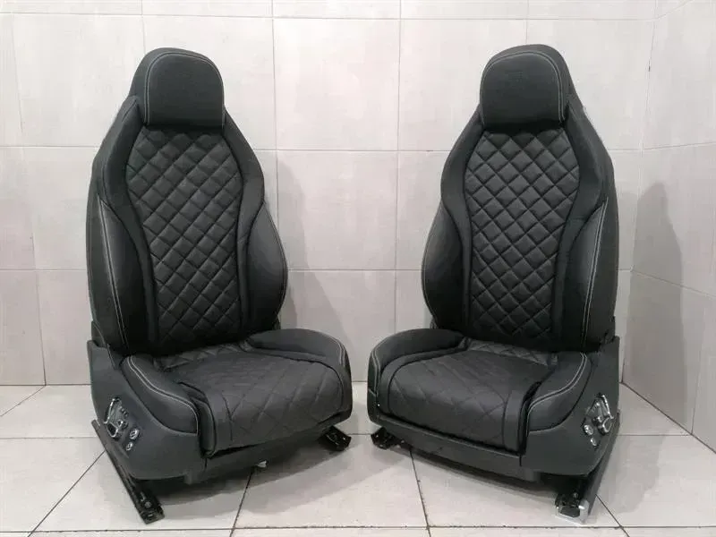 Bentley Continental GT, GTC, Flying Spur BENTLEY CONTINENTAL GT V8S SPORT seat set front seat 11-18 facelift Body type: Coupe
Fuel: Petrol