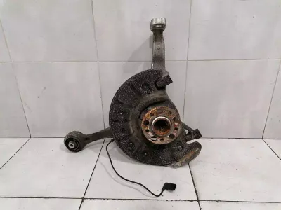 Mercedes C63 AMG W205 Lewa przednia piasta koła A2053325300 Obudowa łożyska koła przedniego Li-Ion
