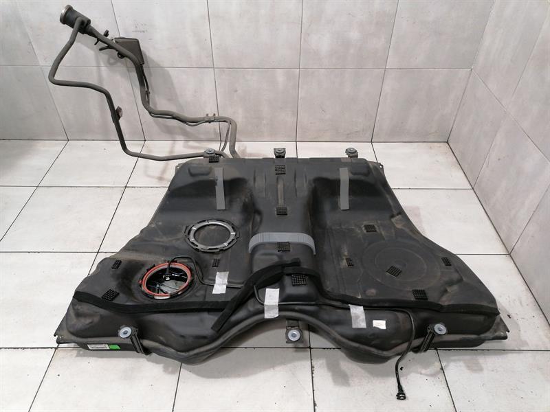 Mercedes-Benz A (W176) MOPF Mercedes CL63 AMG W217 Fuel Tank A2174700600 Fuel Tank M177 V8 4.0 Body type: Convertible
Fuel: Petrol