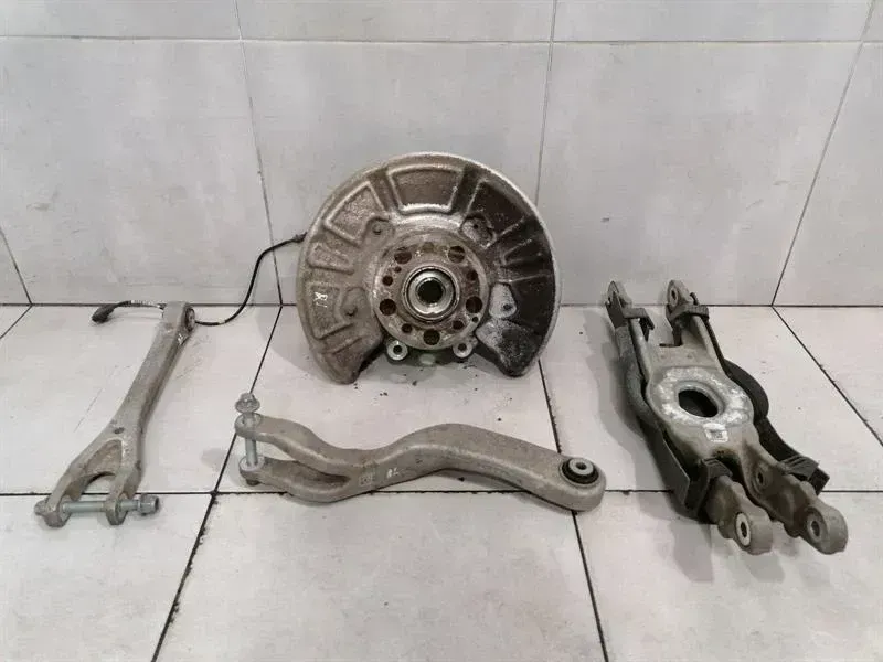 Mercedes-Benz S Coupe (C217) Left Rear Hub Mercedes E63 AMG W213 Left Rear Hub A2133505507...
