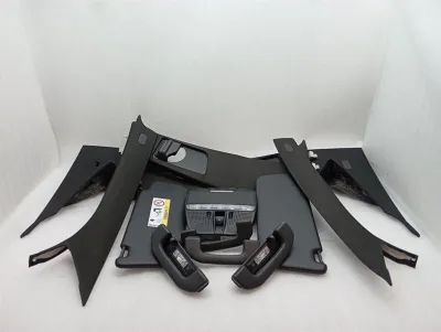 Housses intérieures noires pour Mercedes Classe C W205 AMG A2058100110