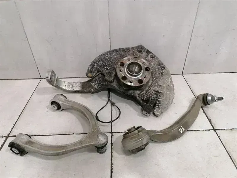 Mercedes-Benz A (W177) Mercedes C63 W205 Right Front Hub A2053325400 Wheel Bearing Housing Front Right AMG Body type: Estate
Fuel: Petrol
