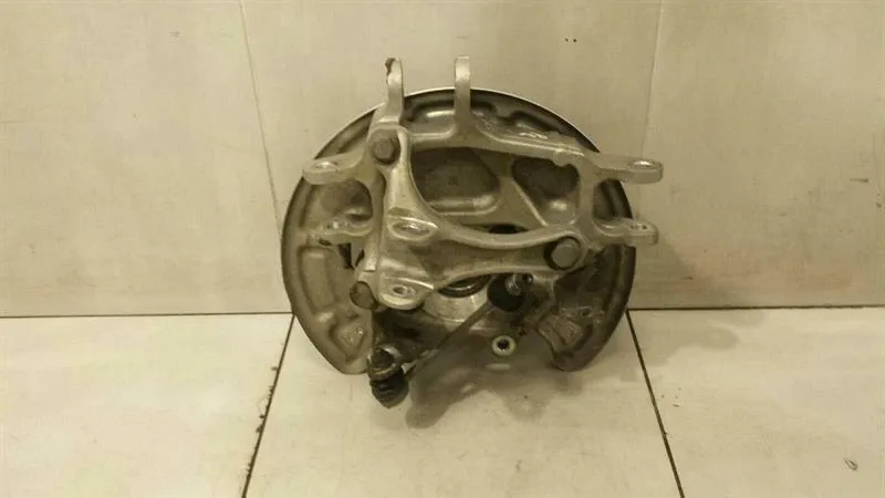 Mercedes GT C190 GTR Left Rear Hub A1903505101 wheel carrier rear left AMG