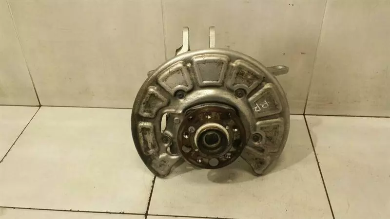 Mercedes-Benz G (W463) Right Rear Hub Mercedes GT C190 GTR Right Rear Hub A1903505201...