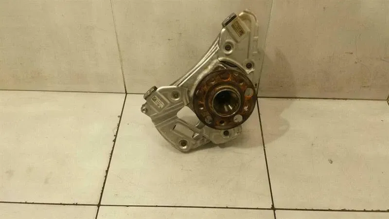 Mercedes GT C190 GTR Right Front Hub A1903309001 Wheel Bearing Housing Front Right