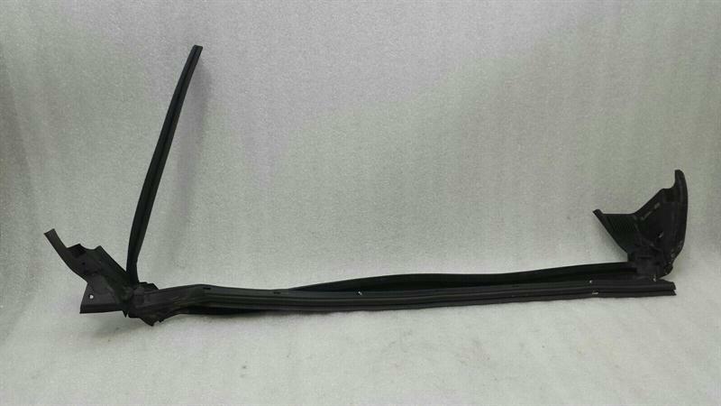 Mercedes-Benz G (W463) Door Seal Mercedes GT C190 GTR FRH Door Seal A1907270087 ...