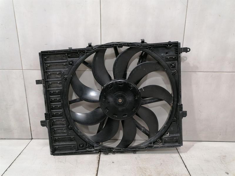 Mercedes-Benz G (W463) Mercedes GT X290 GT63S Radiator Fan A0999062901 Fan Electric Fan 1000W Body type: Hatchback
Fuel: Petrol