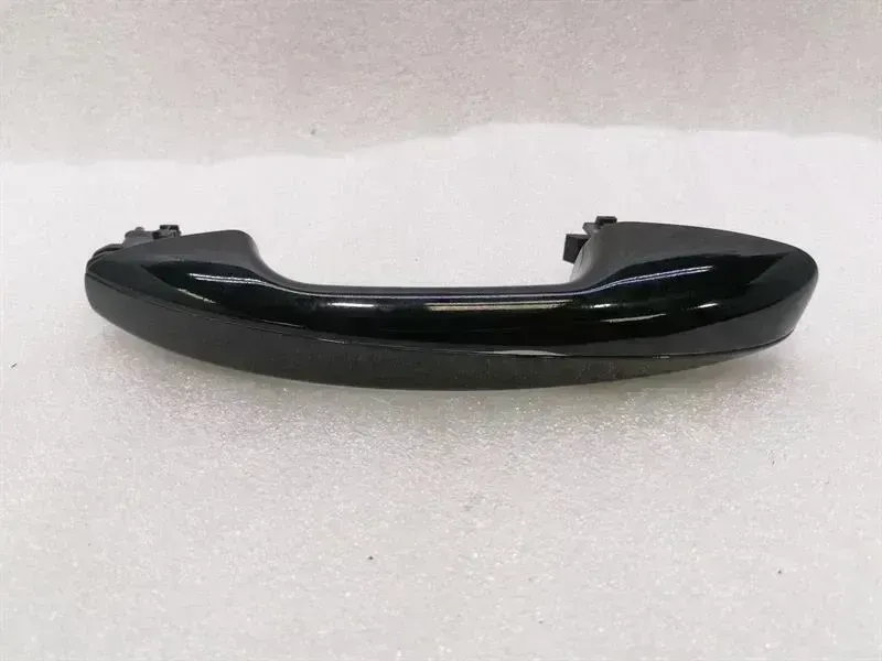 Mercedes-Benz A (W176) Mercedes C W205 rear left door handle A0997605501 door handle rear Li keyless go Body type: Coupe
Fuel: Petrol