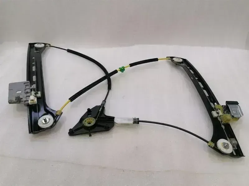 Mercedes-Benz A (W176) MERCEDES C Class W205 Right Front Door Winder A2057200446 Front Window Regulator RE Body type: Coupe
Fuel: Petrol