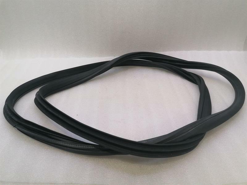 Mercedes-Benz A (W176) Mercedes C Coupe W205 Right Door Seal A2056363800 Right Door Seals Body type: Coupe
Fuel: Petrol