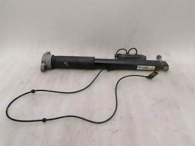 Mercedes-Benz A (W176) Mercedes C Class W205 Shock Absorber Rear A2053202300 Rear Shock Absorber EDC Body type: Coupe
Fuel: Petrol