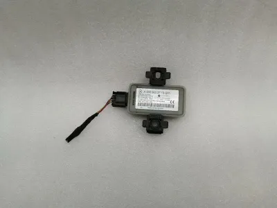 Moduł ciśnienia w oponach Mercedes C Klasa W205 A0009003713 Jednostka sterująca ciśnieniem w oponach