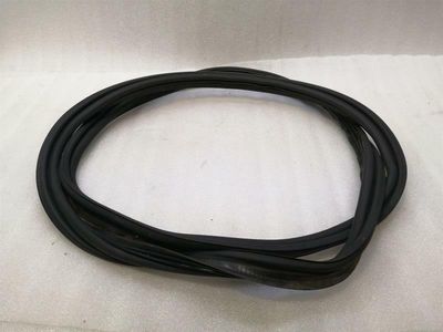 Уплотнитель багажника Mercedes C Class W205 A2057505100 Уплотнитель задней двери Coupe