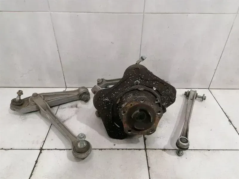 Porsche 911 (996) Right Rear Hub Porsche 911 997 Right Rear Hub 99733161207 Whee...