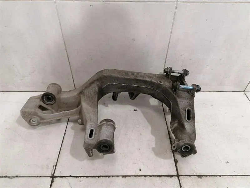 Porsche 911 997 subframe rear 99733115103 rear left axle frame rear axle