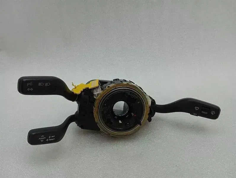 Porsche 911 (996) Porsche 911 997 wiper stalks 99761325300 indicator switch steering column switch Body type: Convertible
Fuel: Petrol