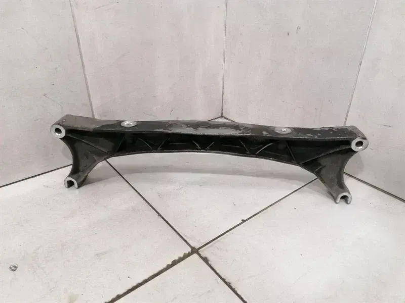Porsche 911 (997) Porsche 911 997 Centre Subframe Rear 99733126102 Axle Frame Rear Axle Centre Body type: Convertible
Fuel: Petrol