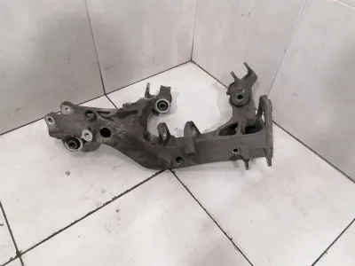 Porsche 911 997 подрамка задна лява 99733115104 полуоска задна ос лява