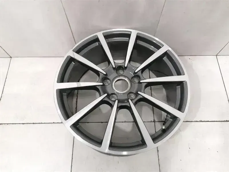 Porsche 911 (997) 20 Porsche 911 Wheel 991362161300 Carrera Classic II 8.5J x 20 ET51 alloy rim Body type: Coupe
Fuel: Petrol