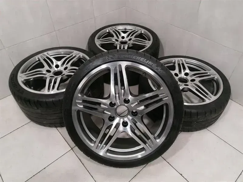 Porsche 911 (997) 19 Porsche 911 997 Alloy Wheel 997 AFTERMARKET Alloy Rim AWD 4S TURBO Body type: Coupe
Fuel: Petrol