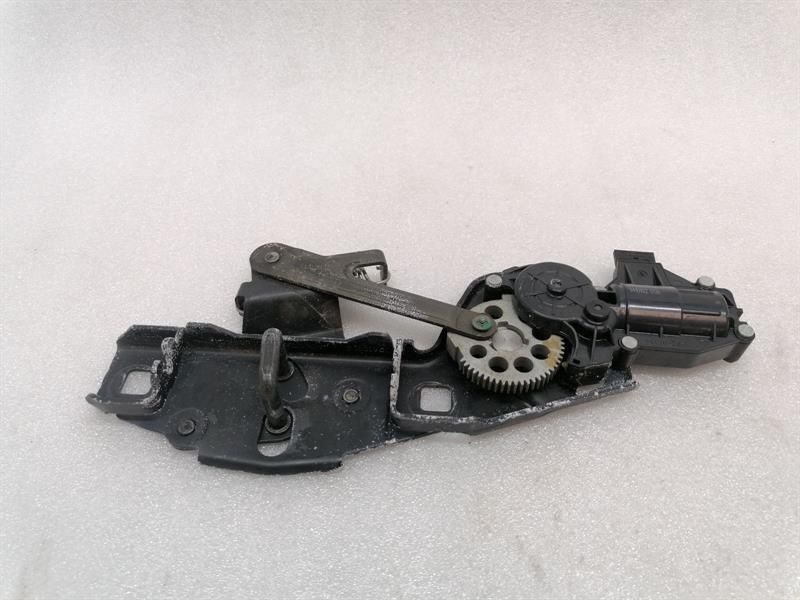 FERRARI PORTOFINO F164 BOAT LID STRIKER ENGINE 86595700 Tailgate