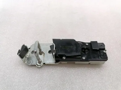 Ferrari Roma F169 laivas slēdzene 83629000 bagāžas nodalījuma durvju slēdzene