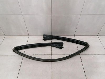 Ferrari Portofino F164 Uszczelka 959306 Uszczelki górnej poprzeczki szyby przedniej