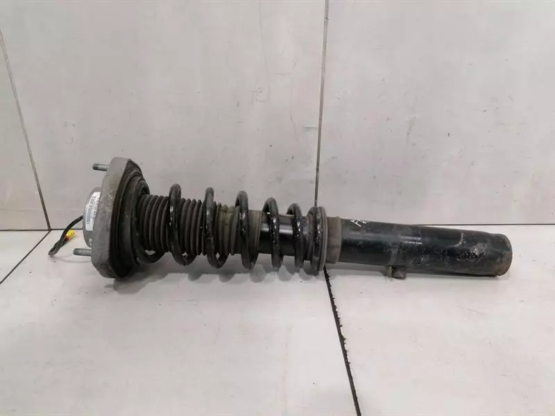 Porsche 911 (991) Porsche 911 991 shock absorber front 99134304512 shock absorber front PASM Body type: Coupe
Fuel: Petrol