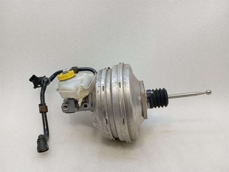 Porsche 911 (991) Porsche 911 991 Brake Servo 99135502528 Brake Booster Body type: Convertible
Fuel: Petrol