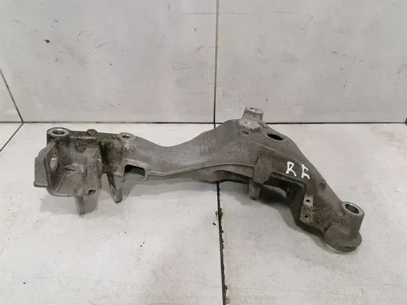 Porsche 911 (991) Porsche 911 991 Subframe Rear 99133115205 Axle Frame Rear Axle RIGHT RIGHT Body type: Convertible
Fuel: Petrol