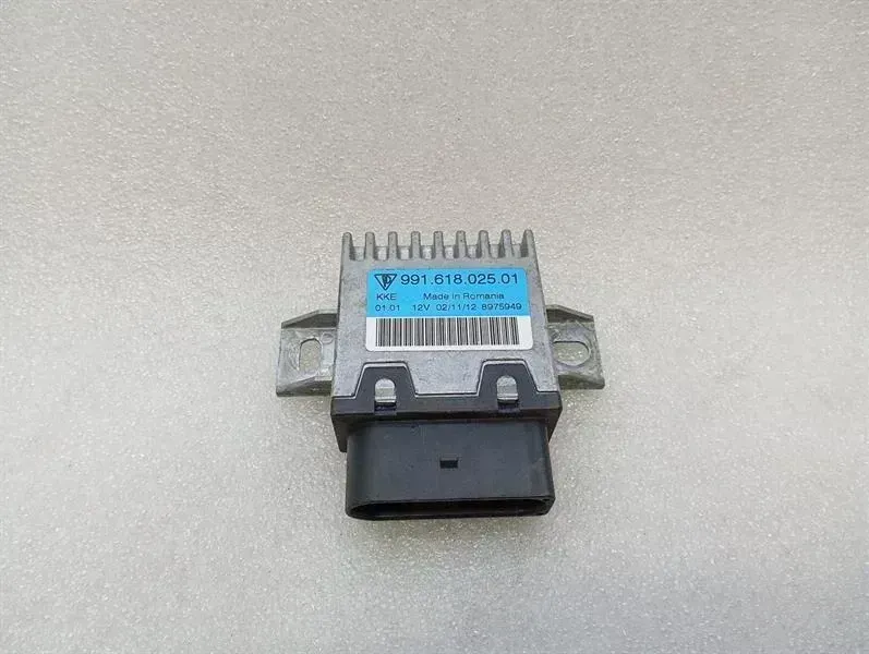 Porsche 911 (991) Porsche 911 991 electronic modules 99161802501 control unit fuel pump Body type: Convertible
Fuel: Petrol