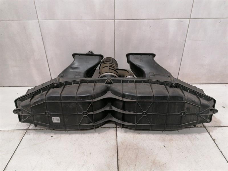 Porsche 911 (991) Porsche 911 991 Air Filter Box 99111002202 Air Filter Box 3.8 Carrera MK1 Body type: Convertible
Fuel: Petrol