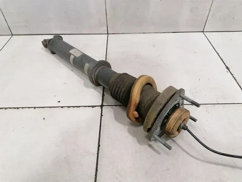 Porsche 911 (991) Porsche 911 991 Shock Absorber Rear 99133305308 Shock Absorber Rear PASM Body type: Convertible
Fuel: Petrol