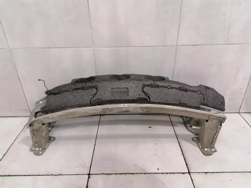 Porsche 911 (991) Porsche 911 991 front bumper beam 99150552100 bumper carrier front defect Body type: Convertible
Fuel: Petrol