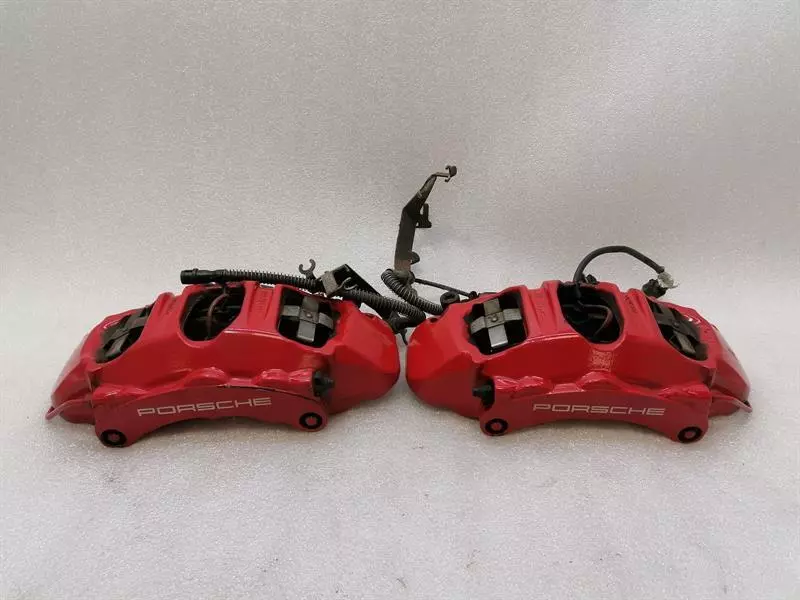 Porsche 911 (991) Porsche 911 991 front caliper set 99135105414 caliper front set brake Body type: Convertible
Fuel: Petrol