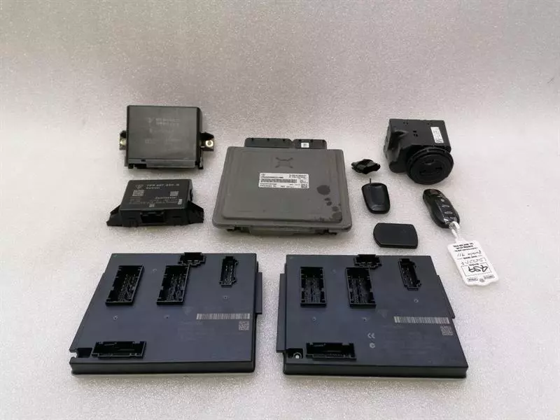Porsche 911 (991) Porsche 911 991 Engine ECU Set 99161880203 Engine Control Unit Set MK1 3.8 VTS Body type: Convertible
Fuel: Petrol