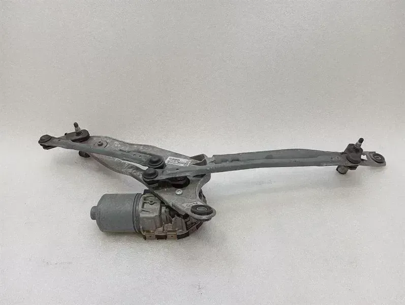 Porsche 911 (991) Porsche 911 991 Front Wiper Linkage 99162410604 RHD RIGHT HANDLEBAR Body type: Convertible
Fuel: Petrol