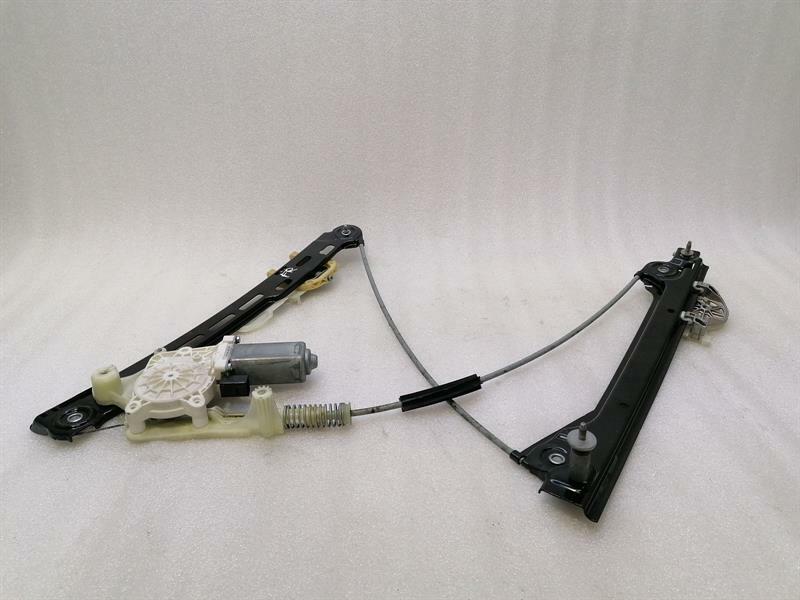 Porsche 911 (991) Porsche 911 991 Right Front Door Winder 99154207602 Window Regulator Front Right Body type: Convertible
Fuel: Petrol