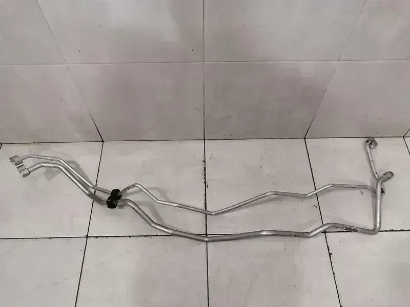 Porsche 911 (991) Porsche 911 991 A/C pipe set 99157309505 air conditioning line air conditioning Body type: Convertible
Fuel: Petrol