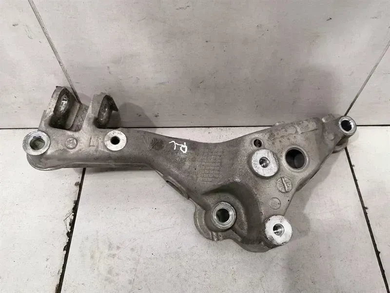 Porsche 911 (991) Porsche 911 991 subframe rear left 99133115111 left axle frame rear axle Body type: Convertible
Fuel: Petrol