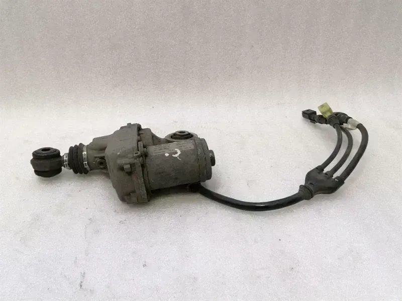 Porsche 911 (991) Porsche 911 991 rear axle steering 99133105734 rear steering wheel motor Body type: Convertible
Fuel: Petrol