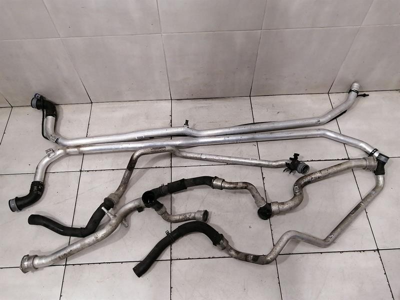 Porsche 911 (991) Porsche 911 991 Cooling Pipe 99110605102 Cooling Water Hose Hose 99110675302 Body type: Convertible
Fuel: Petrol