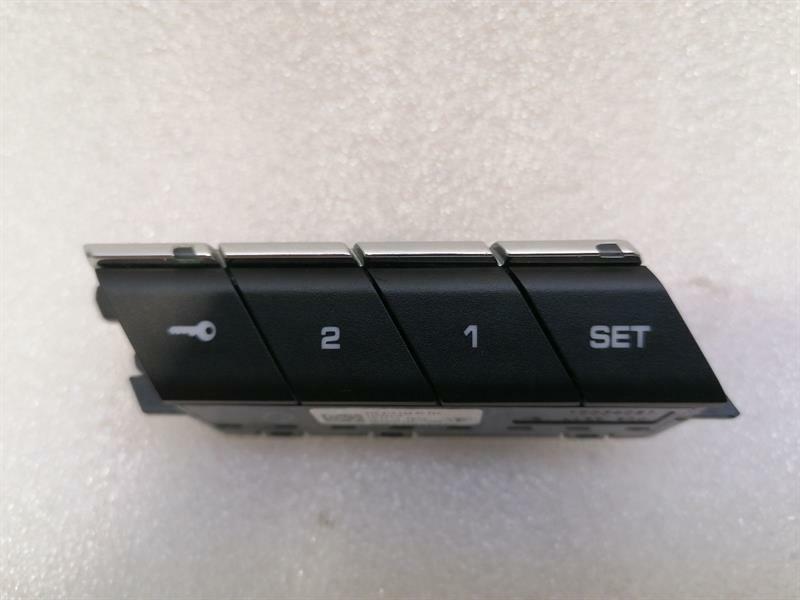 Porsche 911 (991) Porsche 911 991 Right Seat Memory Switch 97061310451 Seat Switch Re Body type: Convertible
Fuel: Petrol