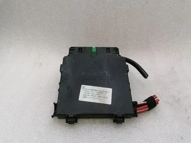 Porsche 911 (997) Porsche 911 997 Fuse Box 99761030100 Fuse Box Body type: Convertible
Fuel: Petrol