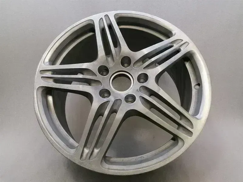 Porsche 911 (997) Porsche 911 997 Alloy Wheel 99736215605 "Turbo" Wheel, 8.5J x 19 ET56 Alloy Wheel Body type: Convertible
Fuel: Petrol