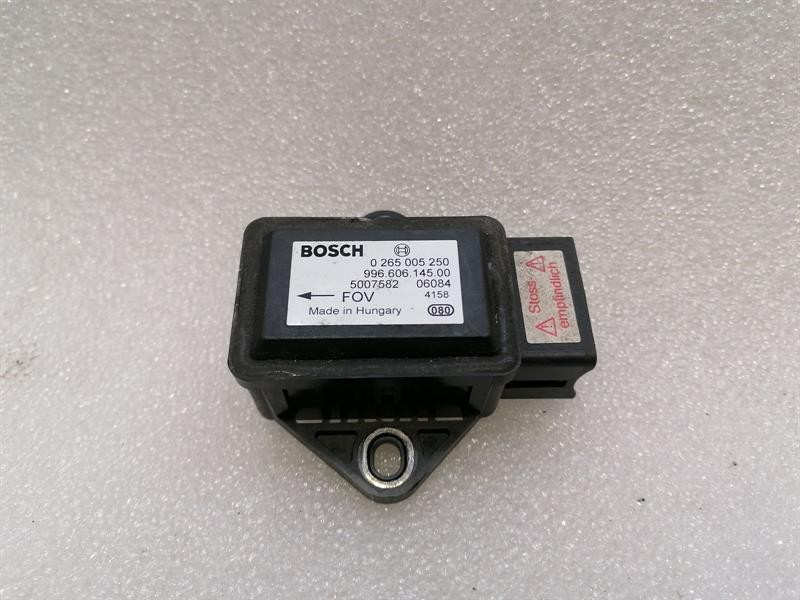 Porsche 911 (997) Porsche 911 997 YAW RATE Sensor 99660614500 Rotation Rate Sensor Body type: Convertible
Fuel: Petrol