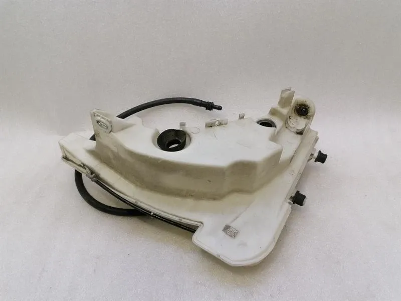 Porsche 911 997 washer fluid reservoir 99752870101 washer fluid tank